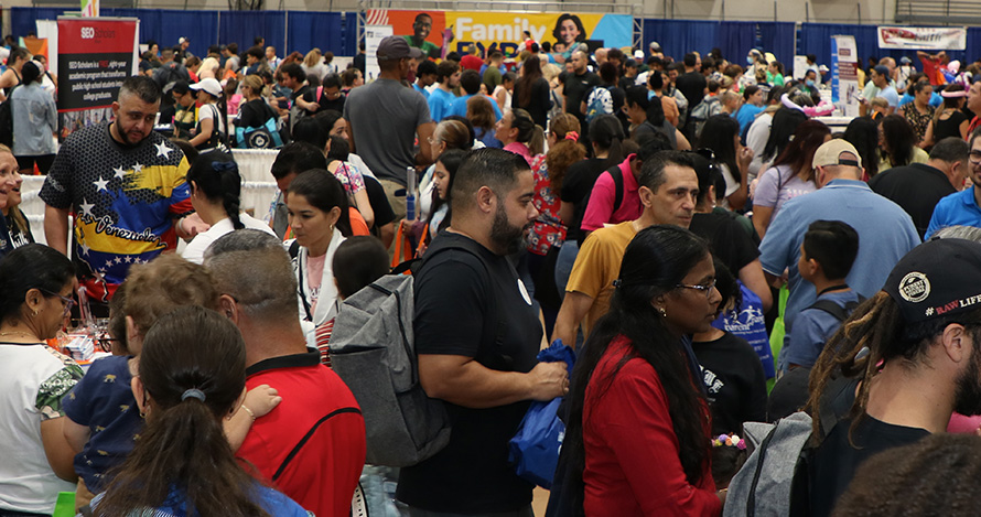 La Family Expo atrae a más de 5,000 personas para la vuelta a la escuela